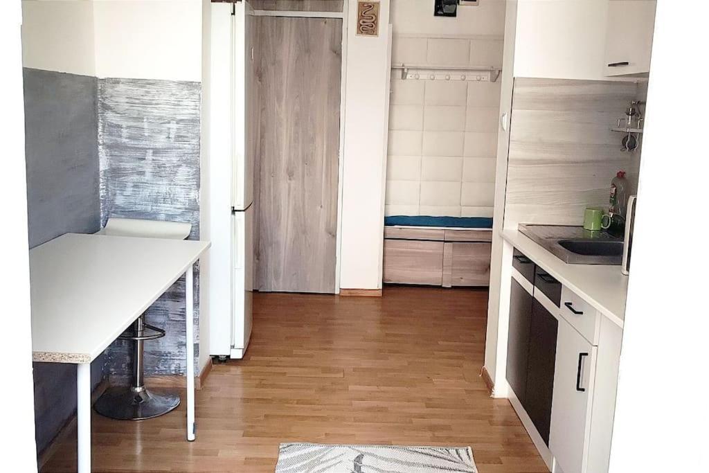 Lora'S House Apartment Oradea Bagian luar foto